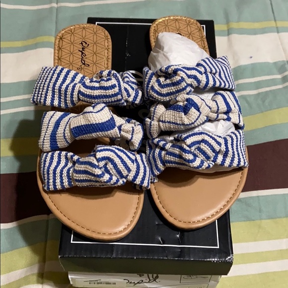 New With Tags! Flats. - Picture 1 of 5